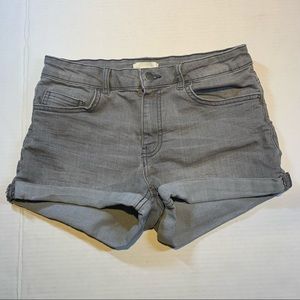 Sz. 6 H&M grey denim shorts